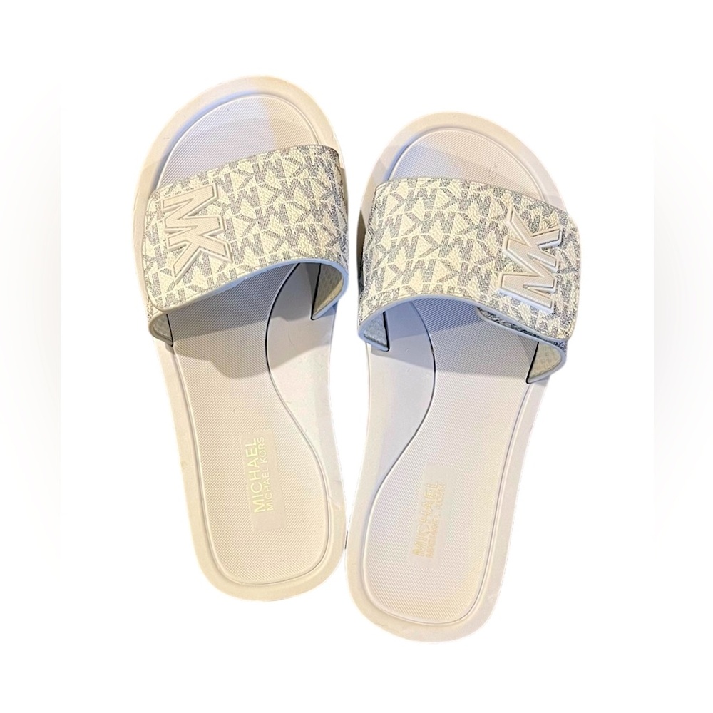 Michael Kors signature Slide Sandals Size 6 .